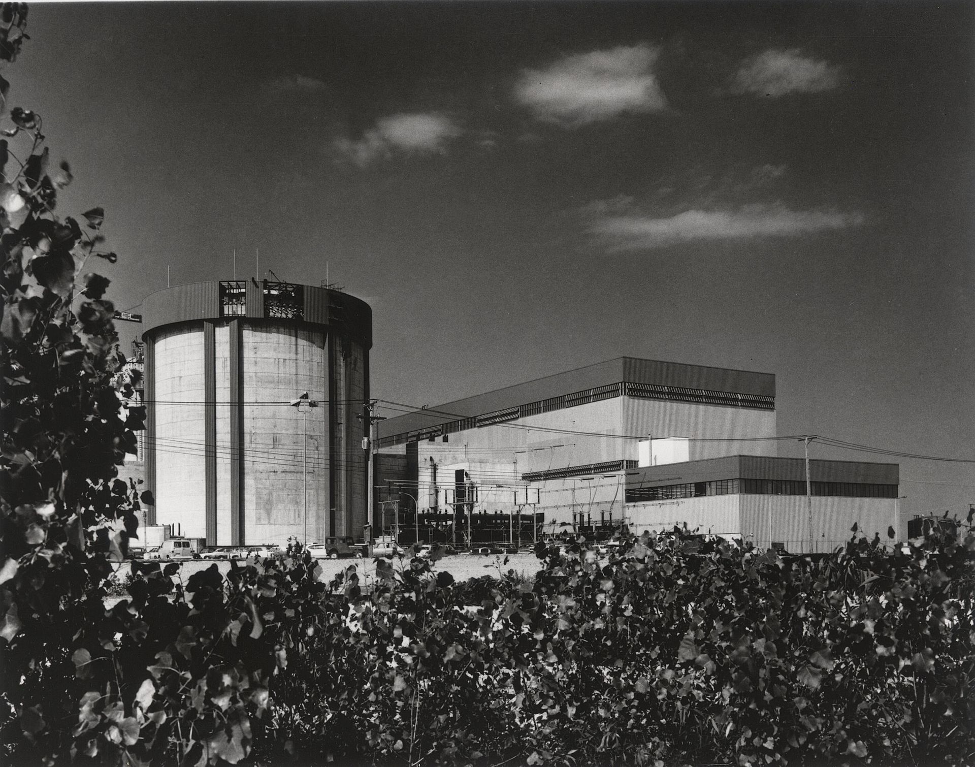 June 1973 – The First 1,000-Megawatt Nuclear Plant Goes into Service (Commonwealth Edison’s Zion Nuclear Power Plant).